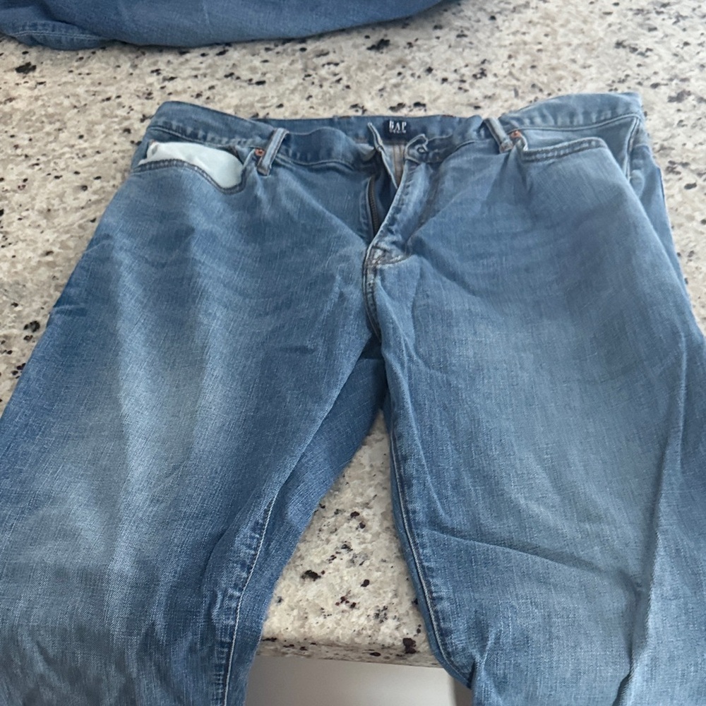 GAP Men's Relaxed Denim Jeans
